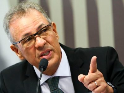 Ministro anuncia gás natural e mineração entre as prioridades do MME